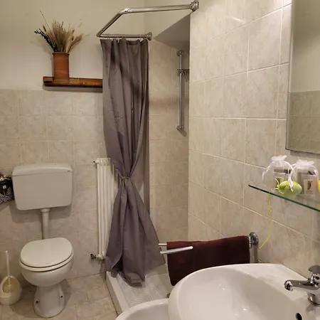 I Castagnini - Del Minatore Habitación en casa particular